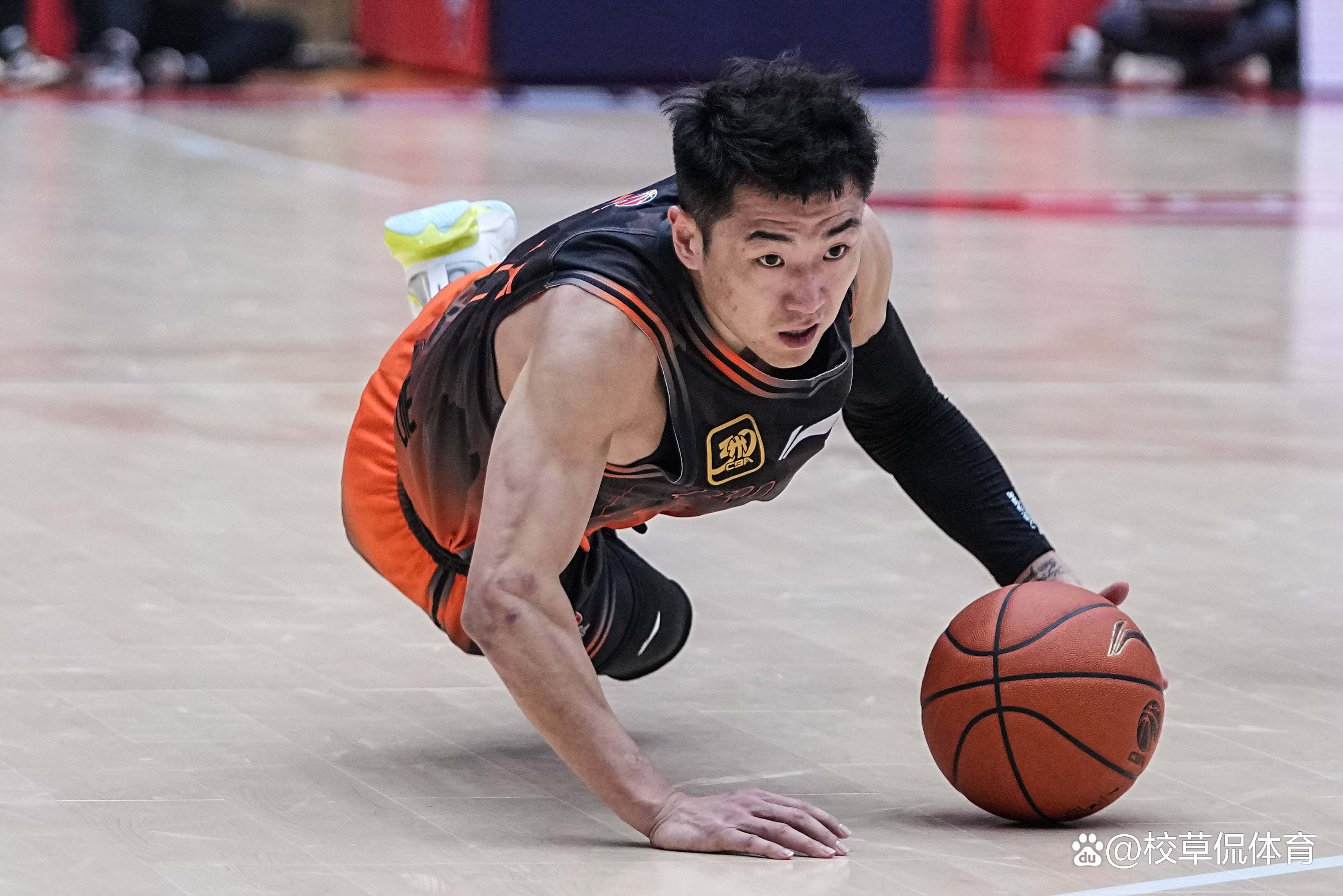 包含江苏男篮迎世预赛关键赛，关键战完成体检，赛场秩序良好，赛季目标并未改变的词条